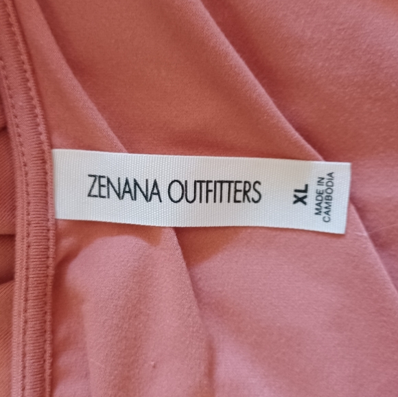 Zenana Outfitters High Low Sleeveless Top Size XL - Picture 5 of 7